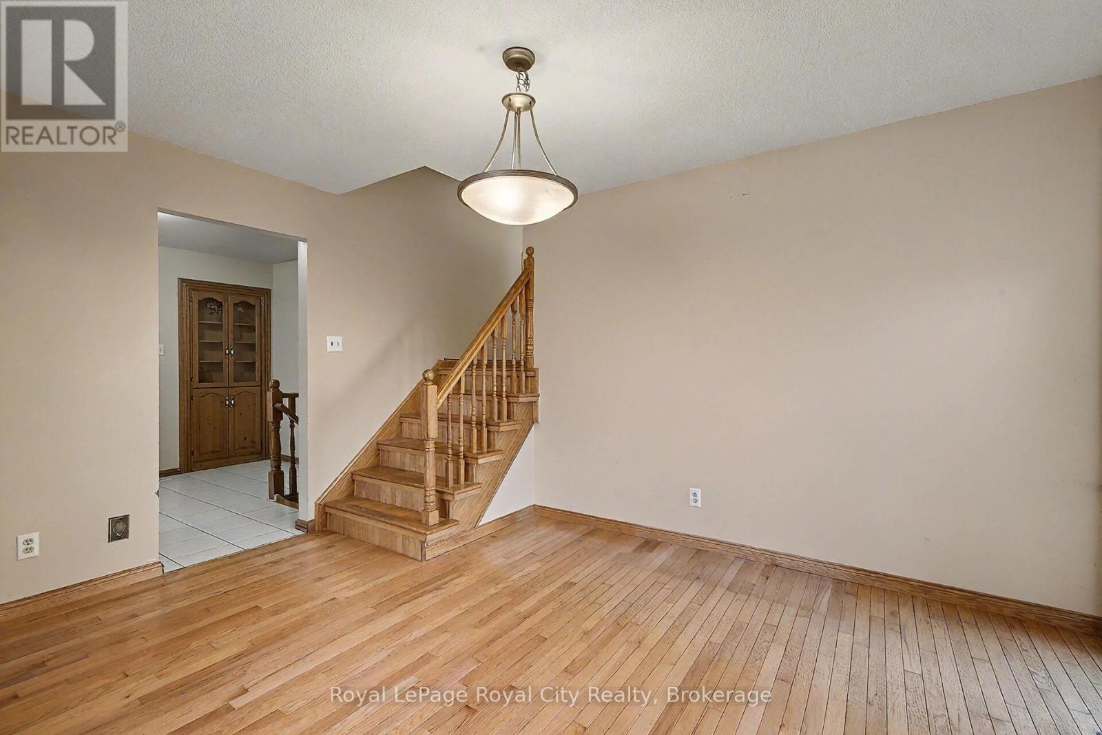77 Kortright Road W, Guelph, Ontario  N1G 3B3 - Photo 7 - X12579420