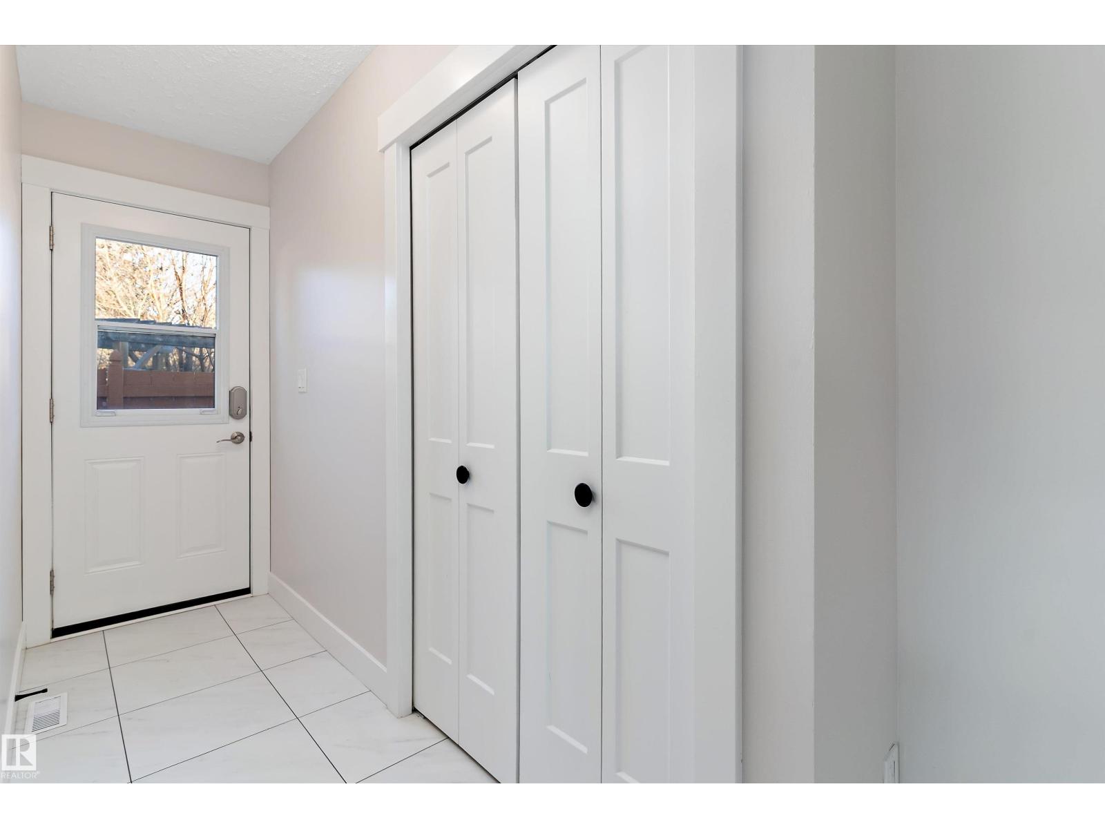 3026 105a St Nw, Edmonton, Alberta  T6J 3A5 - Photo 14 - E4466782