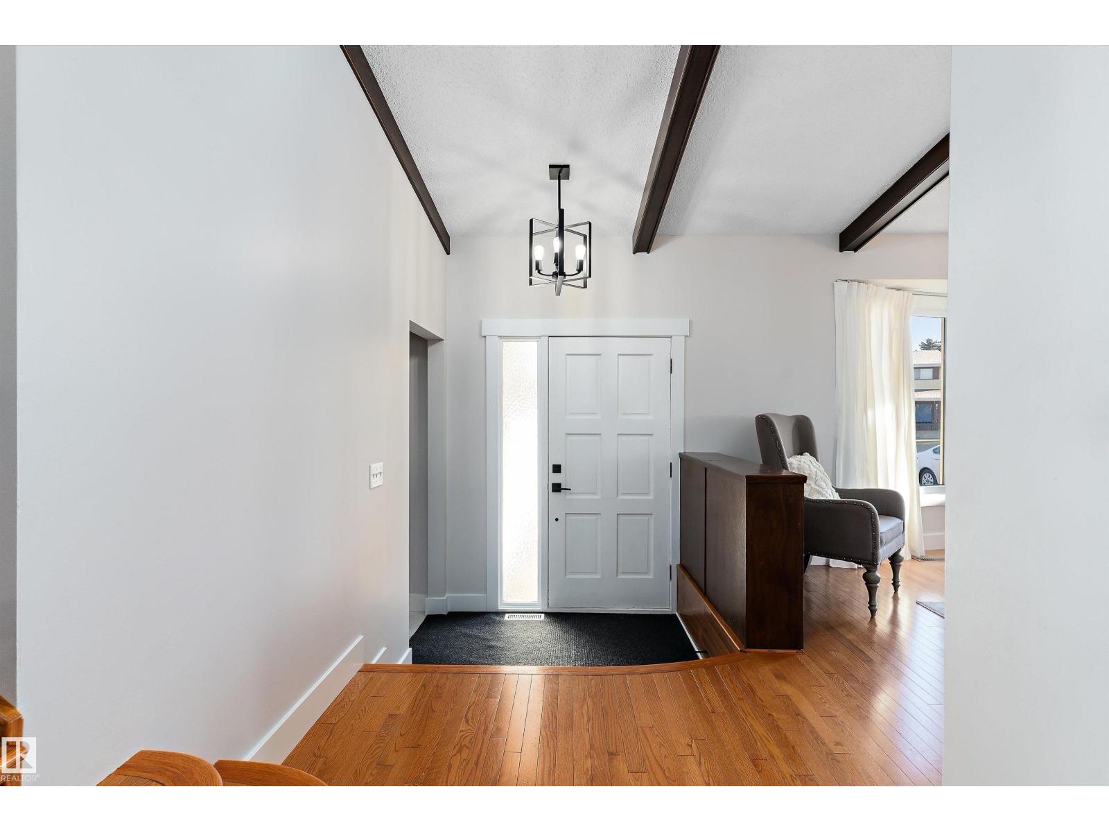 3026 105a St Nw, Edmonton, Alberta  T6J 3A5 - Photo 2 - E4466782