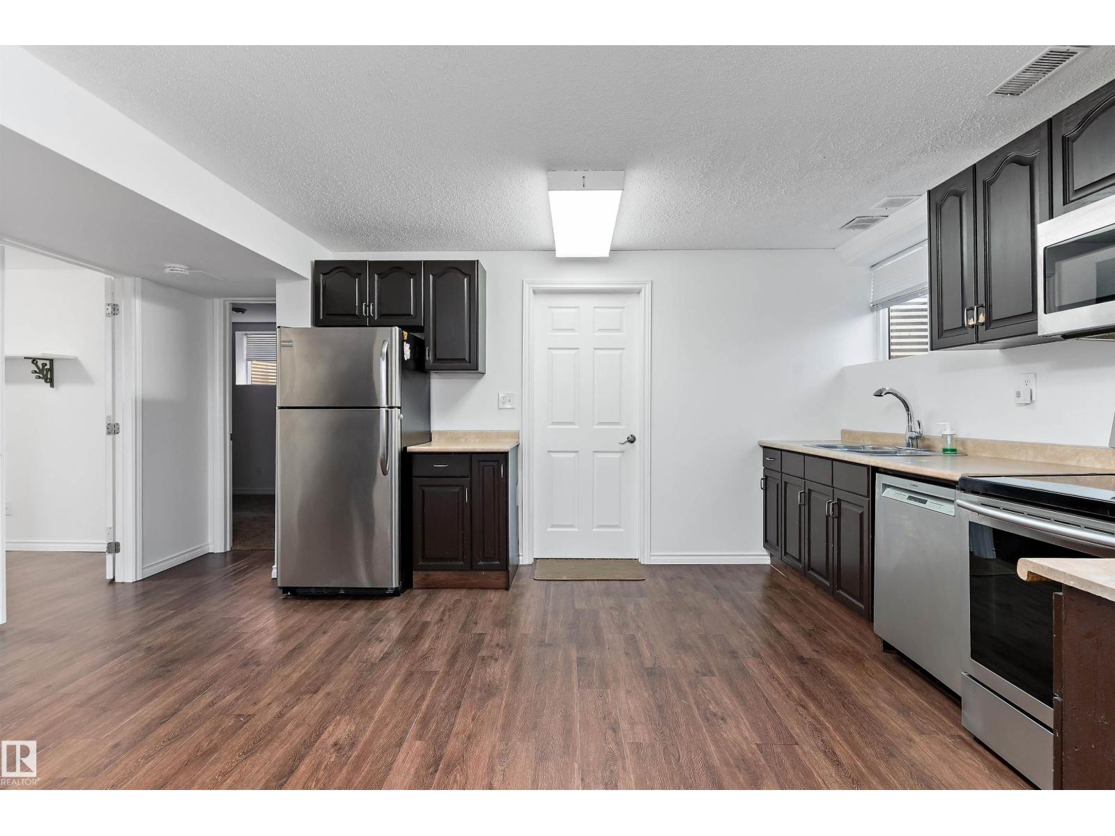 3026 105a St Nw, Edmonton, Alberta  T6J 3A5 - Photo 28 - E4466782