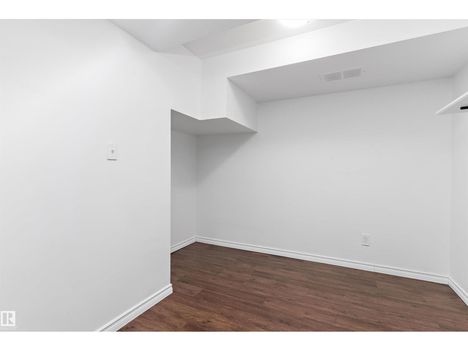 3026 105a St Nw, Edmonton, Alberta  T6J 3A5 - Photo 33 - E4466782