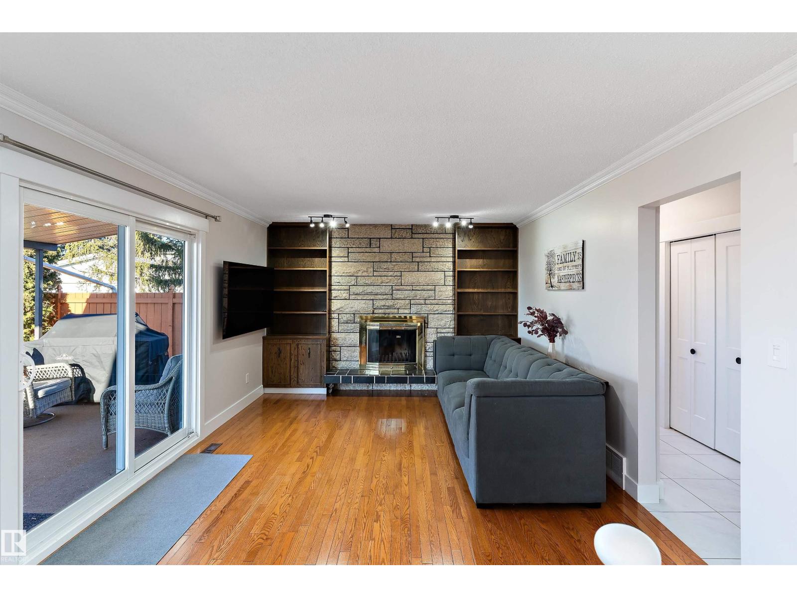 3026 105a St Nw, Edmonton, Alberta  T6J 3A5 - Photo 4 - E4466782