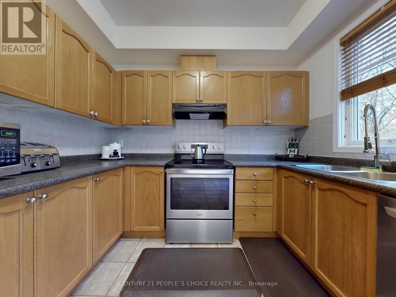 8 Croker Drive E, Ajax, Ontario  L1S 7T3 - Photo 10 - E12575488