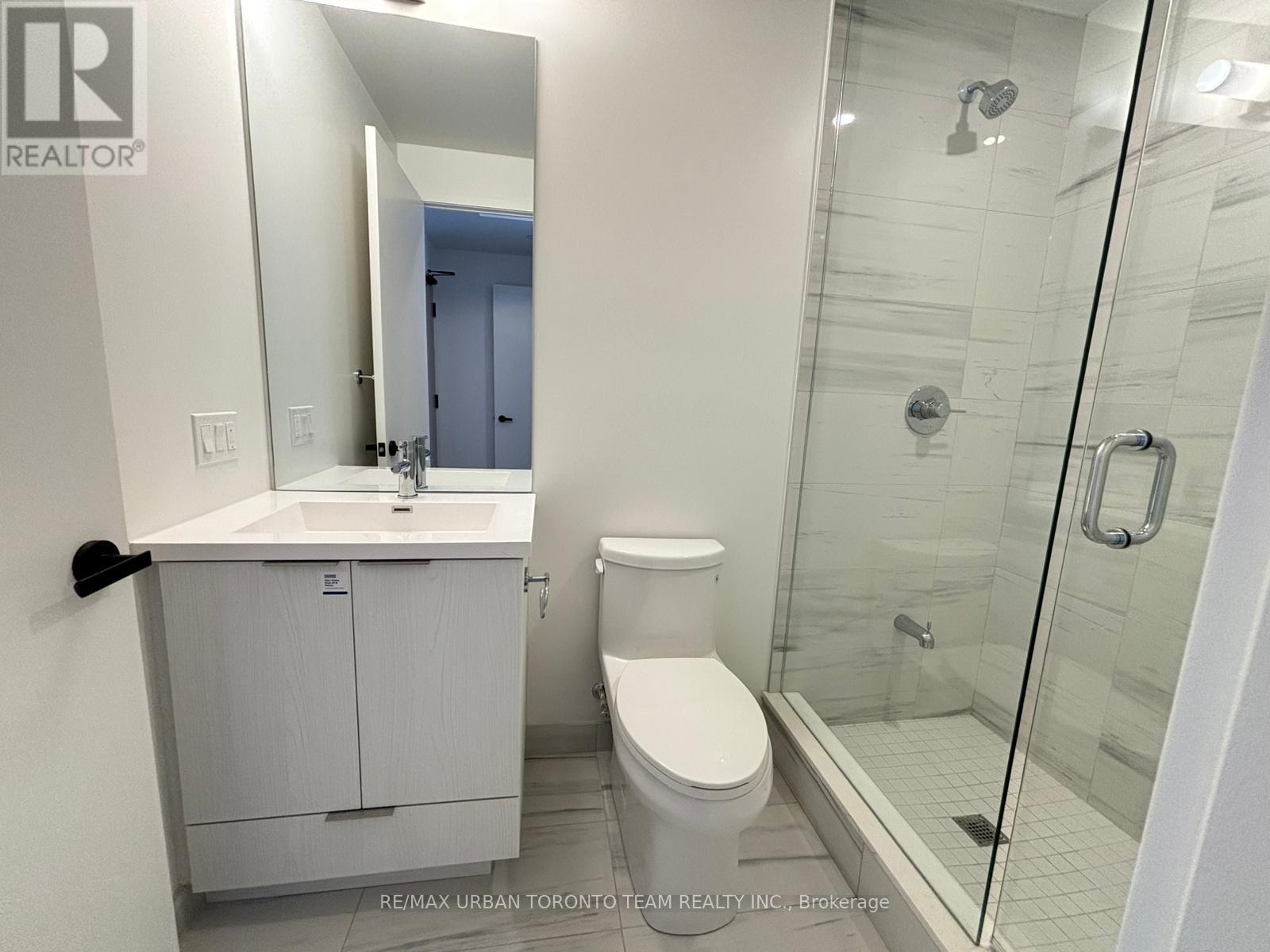 2206 - 8 Interchange Way, Vaughan, Ontario  L4K 5Z7 - Photo 9 - N12573044