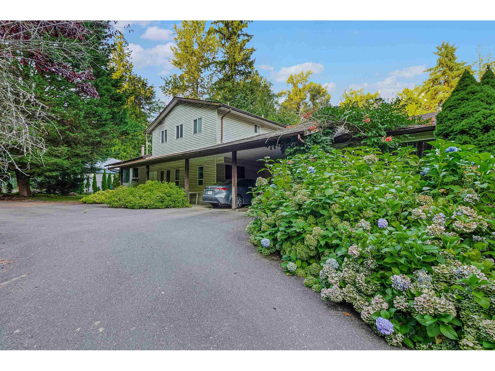 8484 196 Street, Langley, British Columbia  V2Y 1Z4 - Photo 2 - R3070333