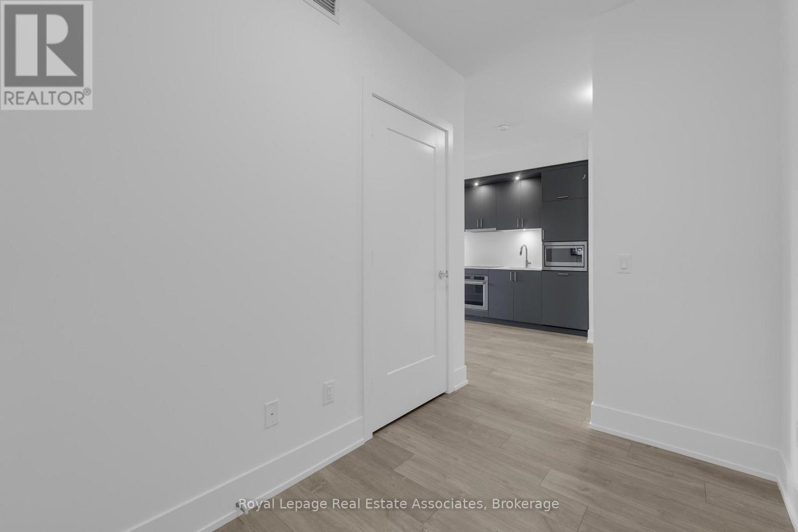 616 - 259 The Kingsway, Toronto, Ontario  M9A 0G2 - Photo 7 - W12576766