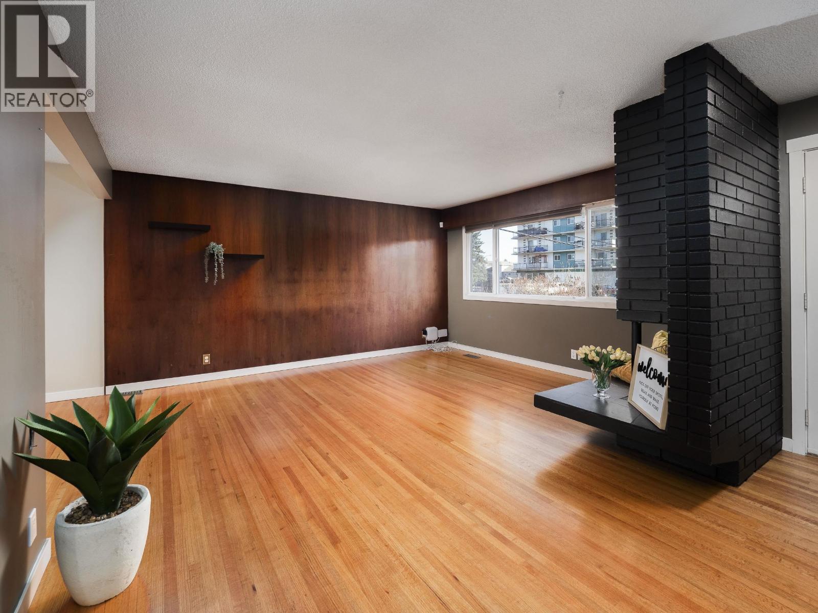 1547 Irwin Street, Prince George, British Columbia  V2M 2Y6 - Photo 3 - R3070263