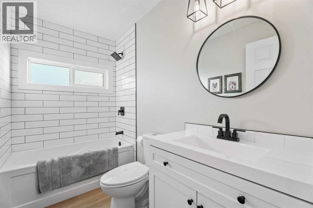 117 Rocky Ridge Landing Nw, Calgary, Alberta  t3g 4h5 - Photo 10 - A2272121