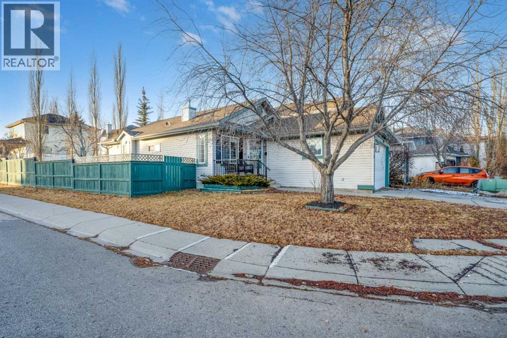 117 Rocky Ridge Landing Nw, Calgary, Alberta  t3g 4h5 - Photo 3 - A2272121