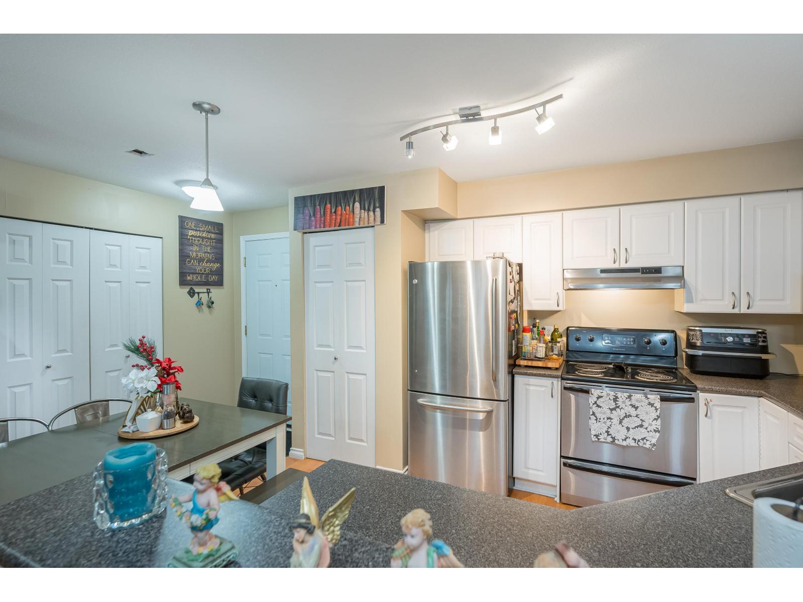 211 33599 2 Avenue, Mission, British Columbia  V2V 6J3 - Photo 6 - R3070254