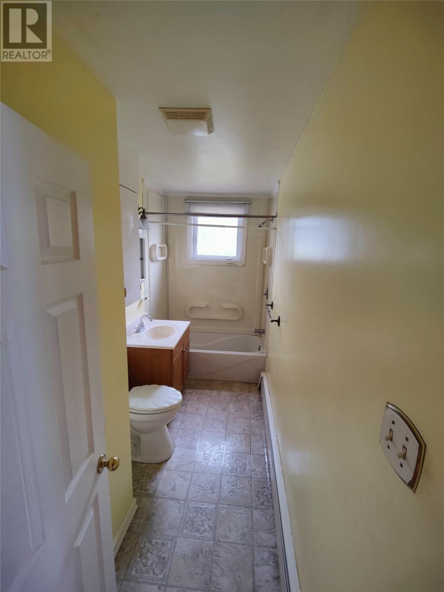 69 Main Street S, Glovertown, Newfoundland & Labrador  A0G 2L0 - Photo 8 - 1292935