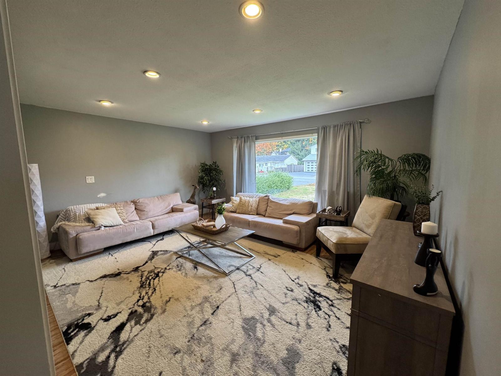 7657 Blott Street, Mission, British Columbia  V2V 3K2 - Photo 7 - R3070252