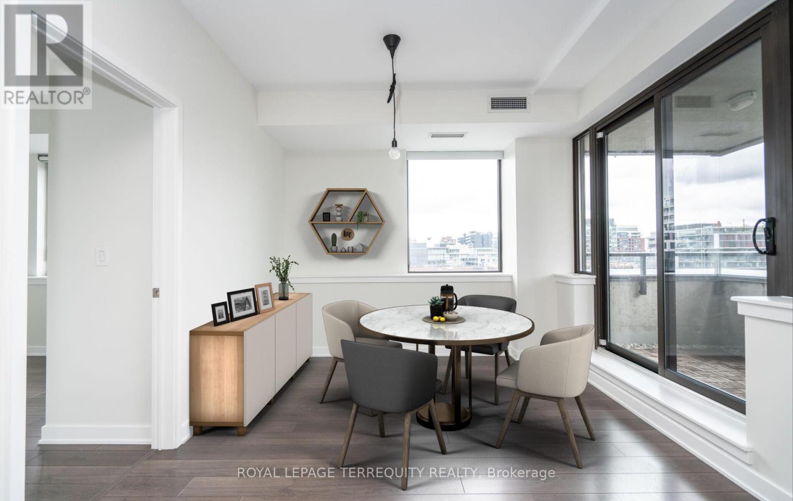 1009 - 400 Wellington Street W, Toronto, Ontario  M5V 0B5 - Photo 8 - C12579346