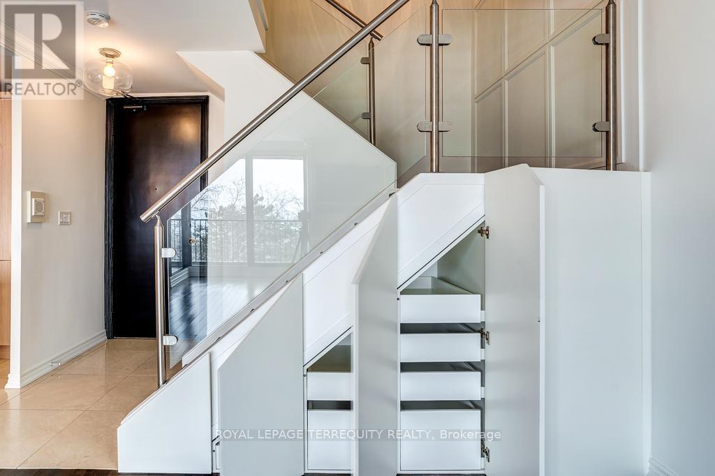 512 - 33 Harbour Square, Toronto, Ontario M5J 2G2 - Photo 10 - C12579354