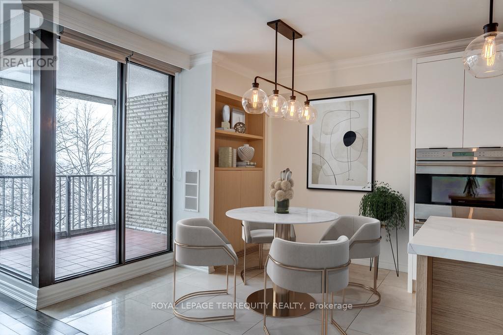 512 - 33 Harbour Square, Toronto, Ontario M5J 2G2 - Photo 18 - C12579354