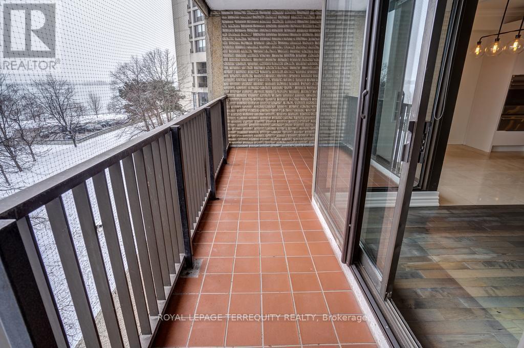 512 - 33 Harbour Square, Toronto, Ontario M5J 2G2 - Photo 19 - C12579354