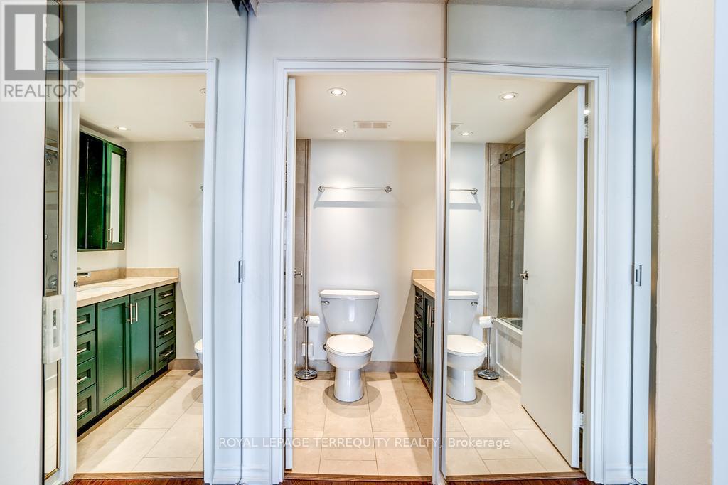 512 - 33 Harbour Square, Toronto, Ontario M5J 2G2 - Photo 32 - C12579354