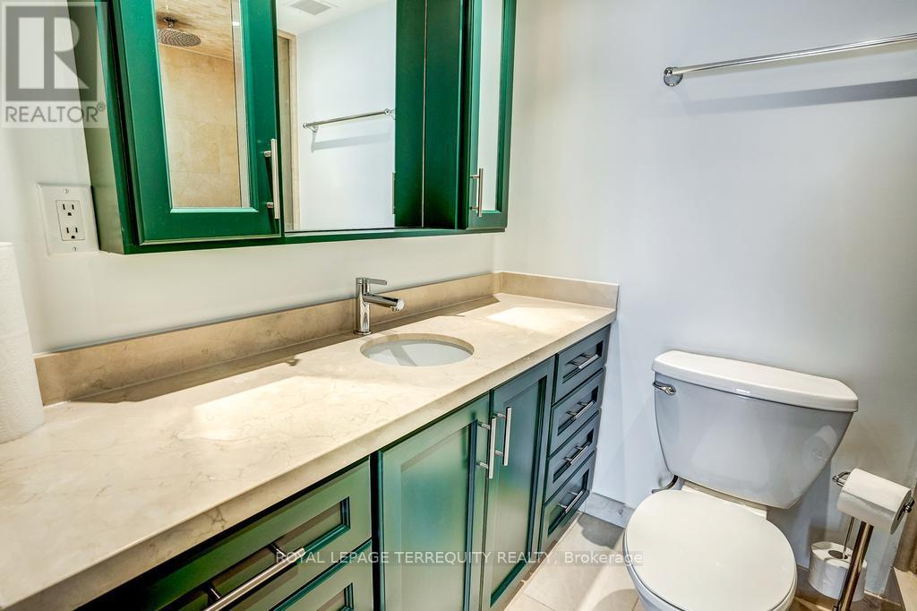 512 - 33 Harbour Square, Toronto, Ontario M5J 2G2 - Photo 35 - C12579354