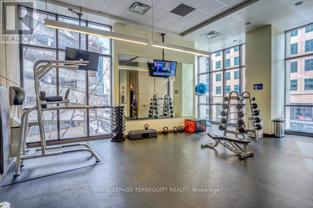 512 - 33 Harbour Square, Toronto, Ontario M5J 2G2 - Photo 40 - C12579354
