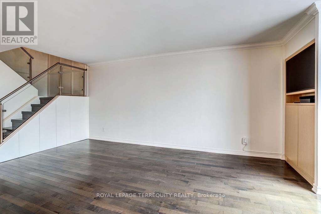 512 - 33 Harbour Square, Toronto, Ontario M5J 2G2 - Photo 8 - C12579354