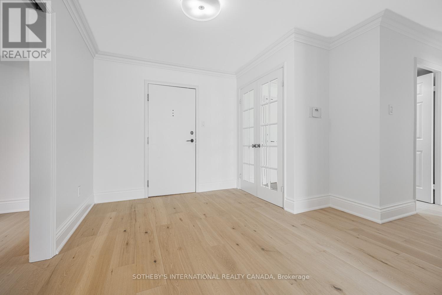 609 - 18 Lower Village Gate, Toronto, Ontario  M5P 3M1 - Photo 2 - C12579408