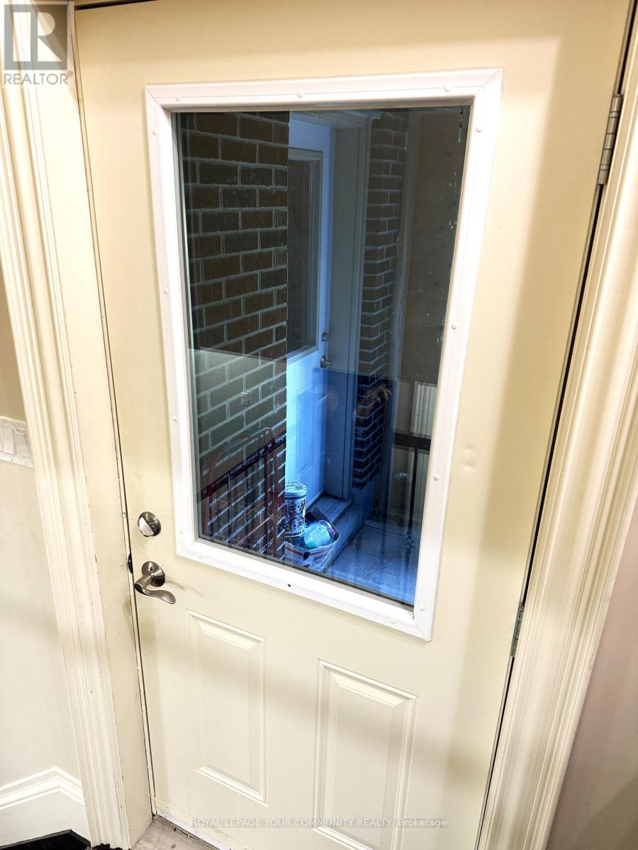 LOWER UNIT - 251 FLOYD AVENUE, Toronto, Ontario