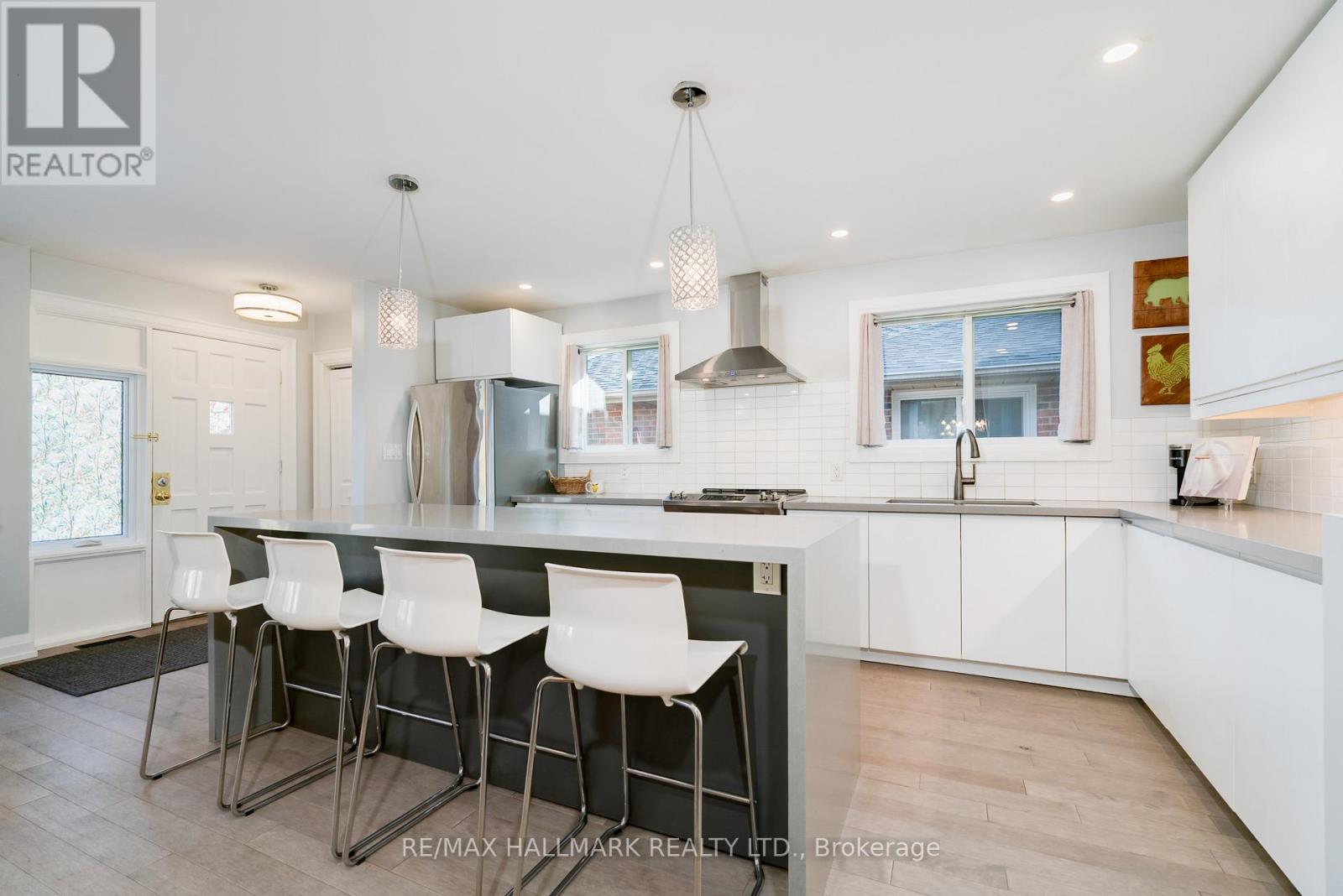 36 Megan Avenue, Toronto, Ontario  M1E 4A7 - Photo 2 - E12579284