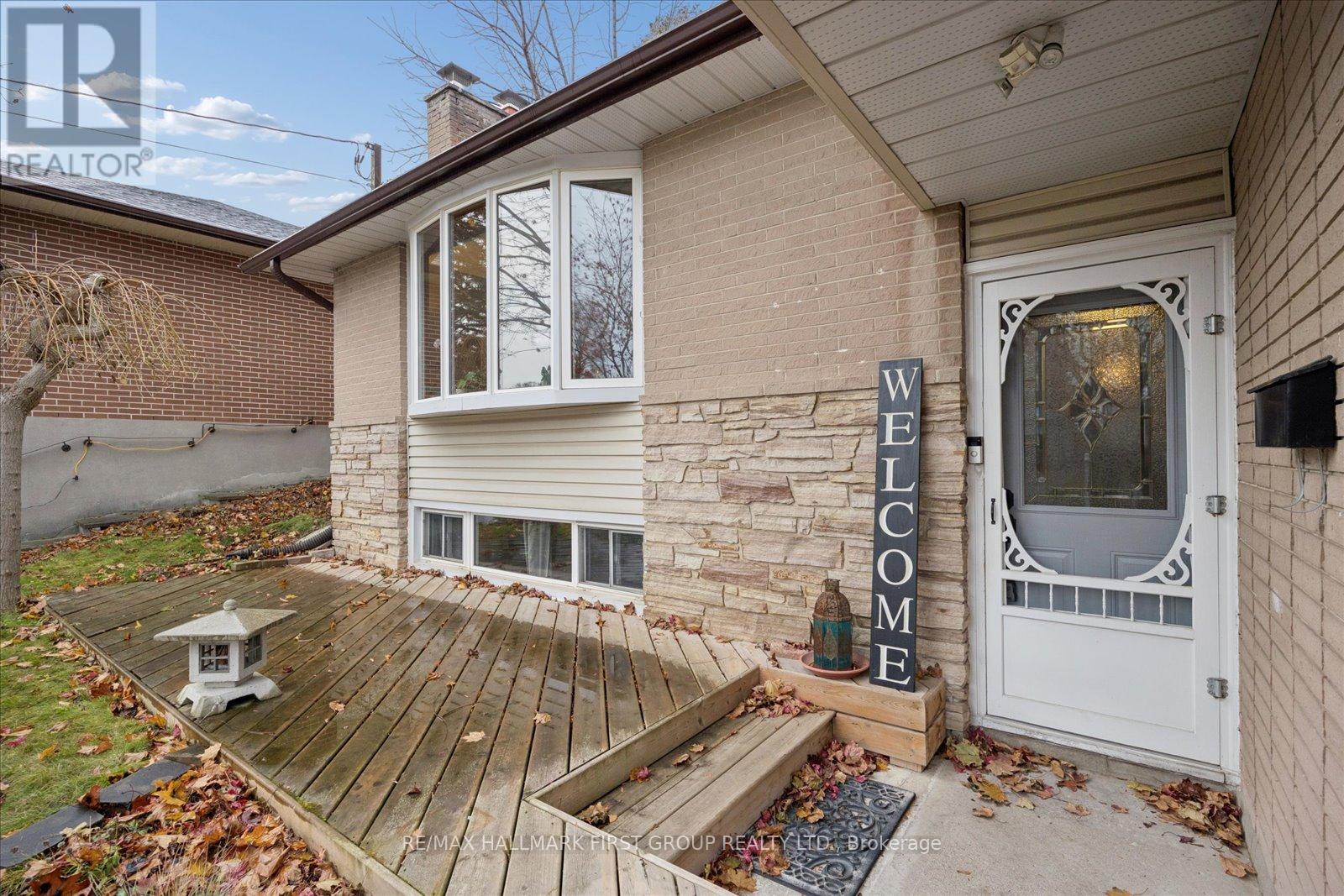 446 Bernhard Crescent, Oshawa, Ontario L1G 2B8 - Photo 3 - E12579406