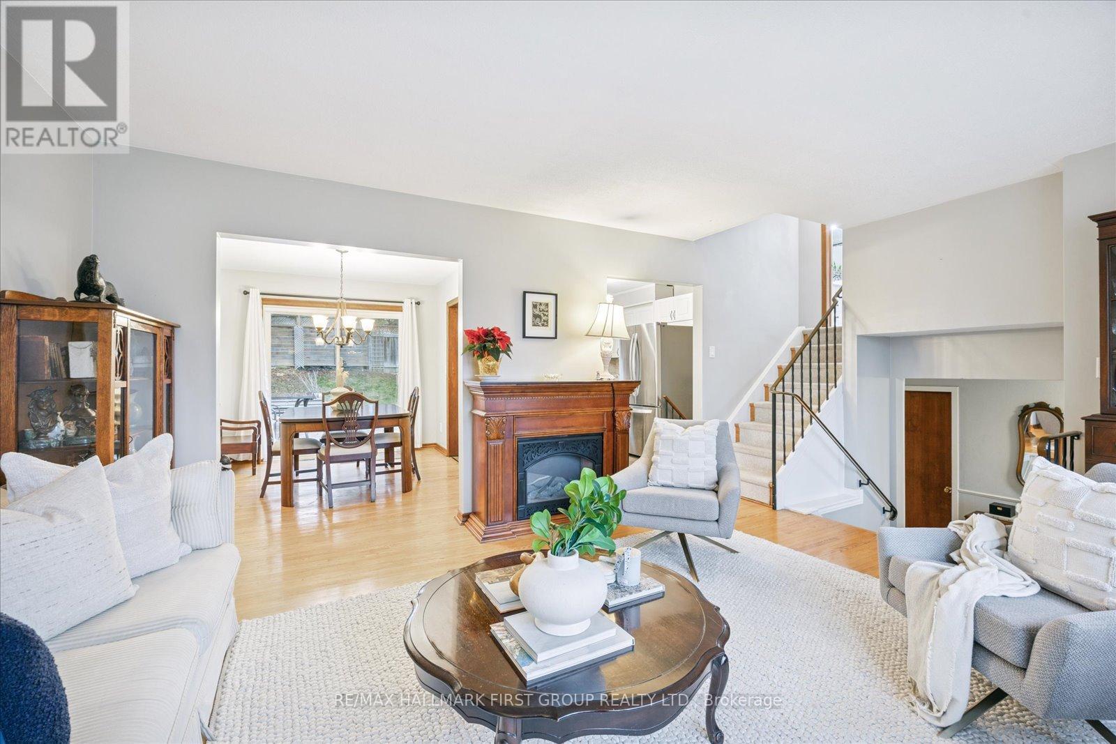 446 Bernhard Crescent, Oshawa, Ontario L1G 2B8 - Photo 6 - E12579406