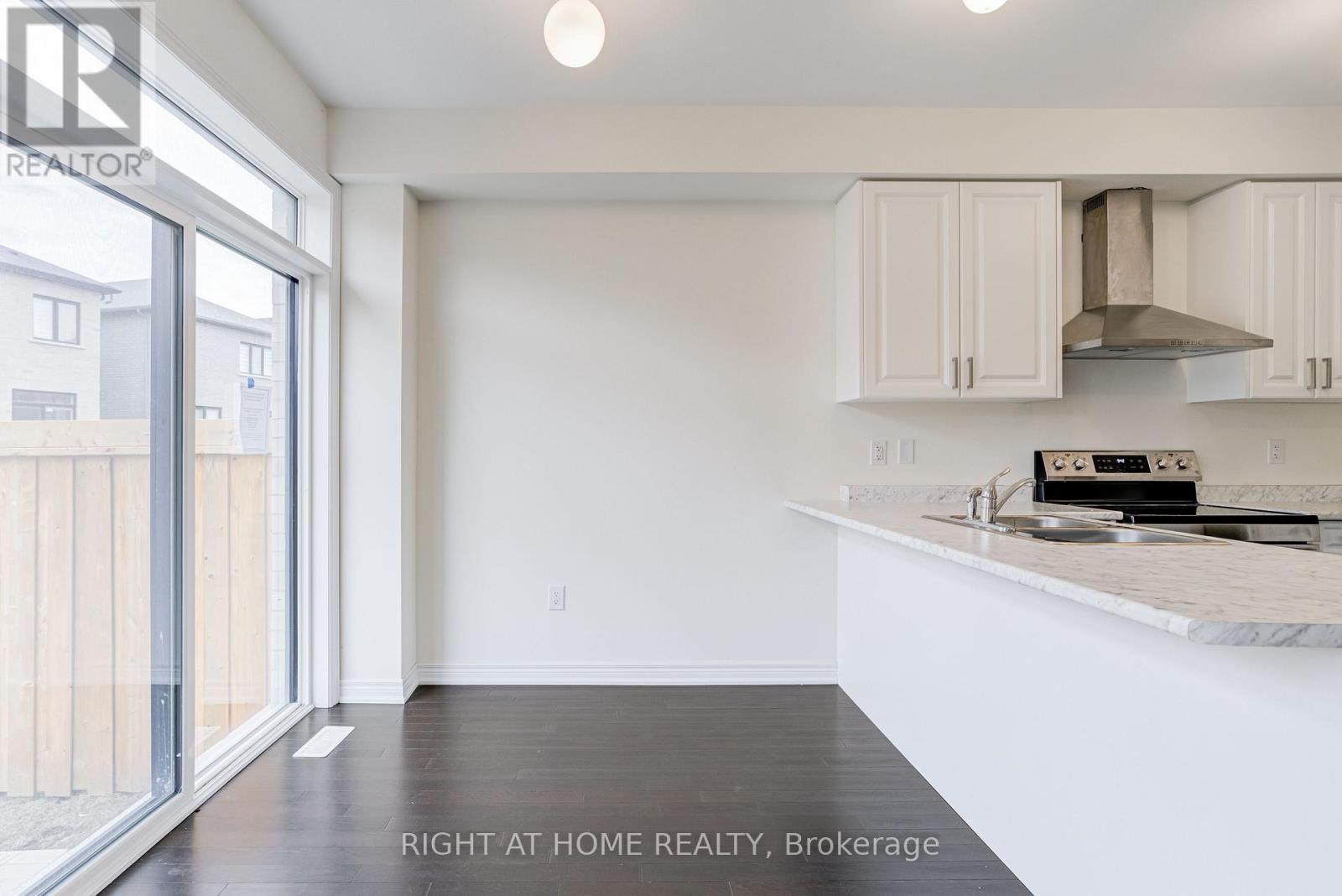 34 Thelma Drive, Whitby, Ontario  L1P 0N3 - Photo 11 - E12579438