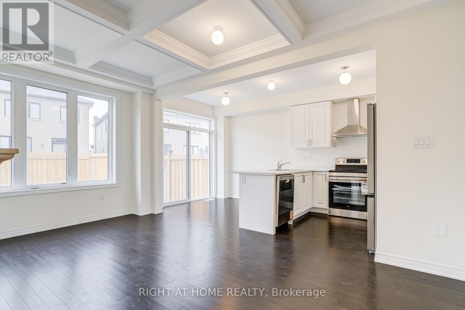 34 Thelma Drive, Whitby, Ontario  L1P 0N3 - Photo 6 - E12579438