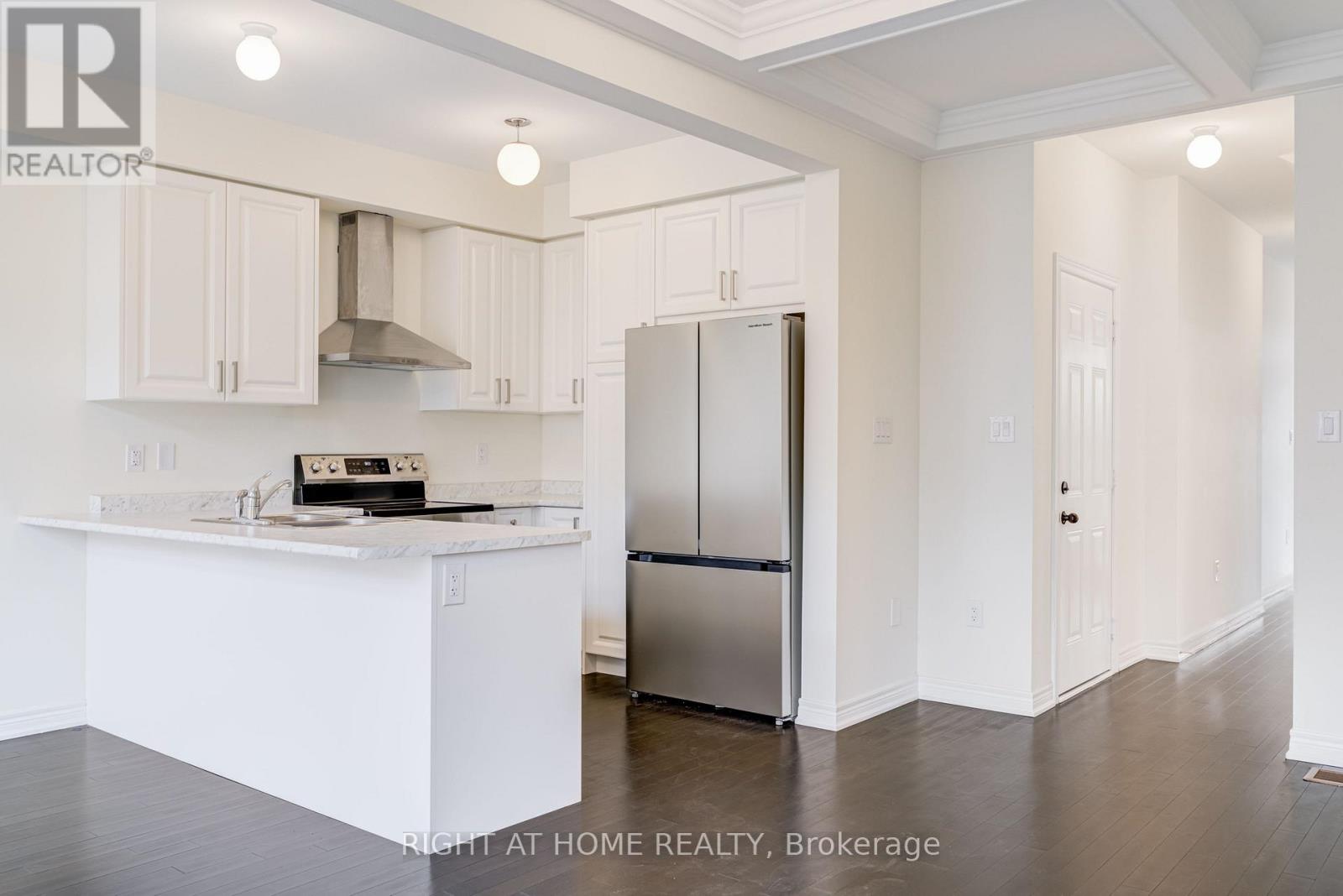 34 Thelma Drive, Whitby, Ontario  L1P 0N3 - Photo 9 - E12579438