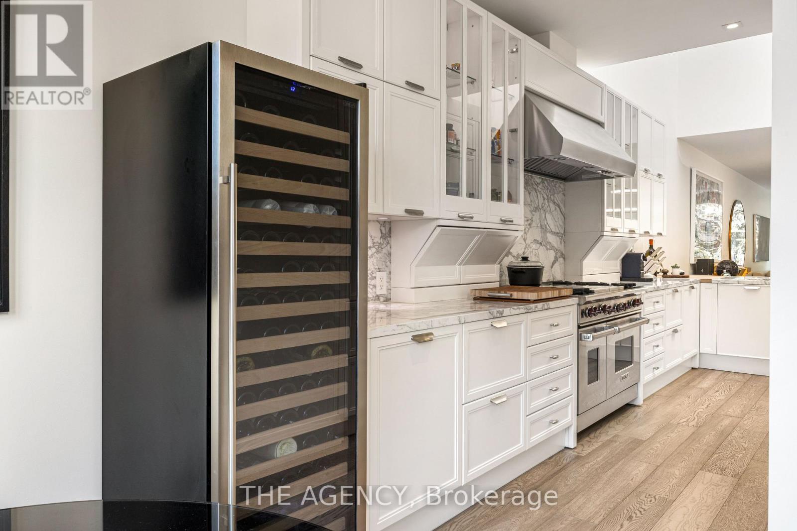 114 Hazelton Avenue, Toronto, Ontario  M5R 2E5 - Photo 9 - C12579416