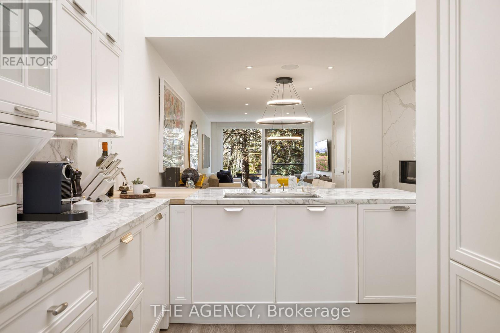 114 Hazelton Avenue, Toronto, Ontario  M5R 2E5 - Photo 8 - C12579416