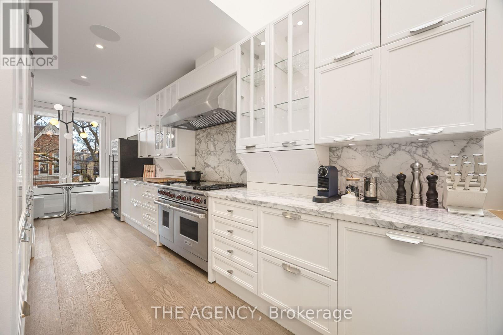 114 Hazelton Avenue, Toronto, Ontario  M5R 2E5 - Photo 7 - C12579416