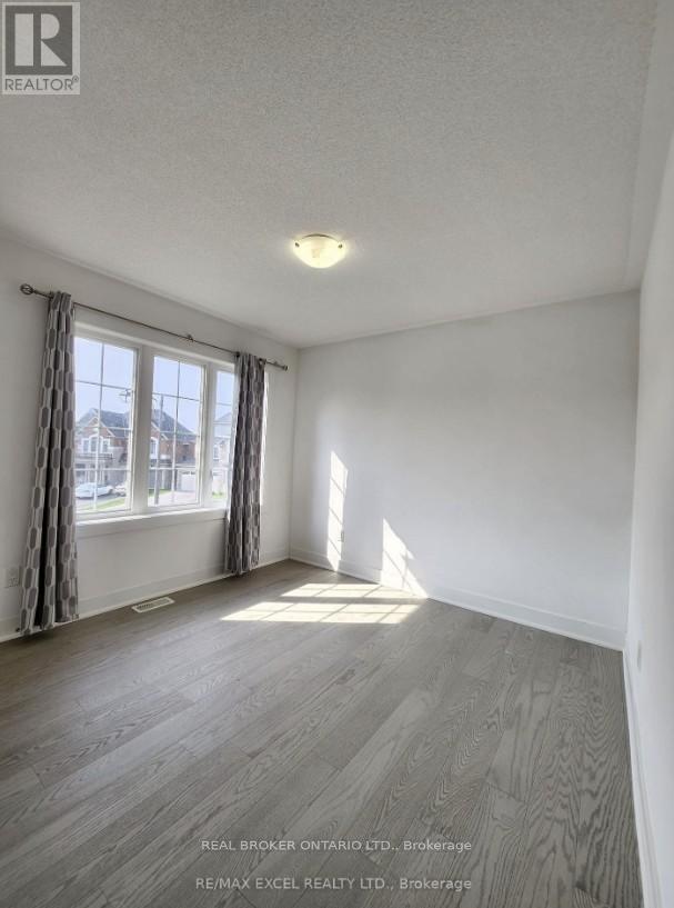 9 Acacia Court, East Gwillimbury, Ontario  L9N 0V2 - Photo 13 - N12579268