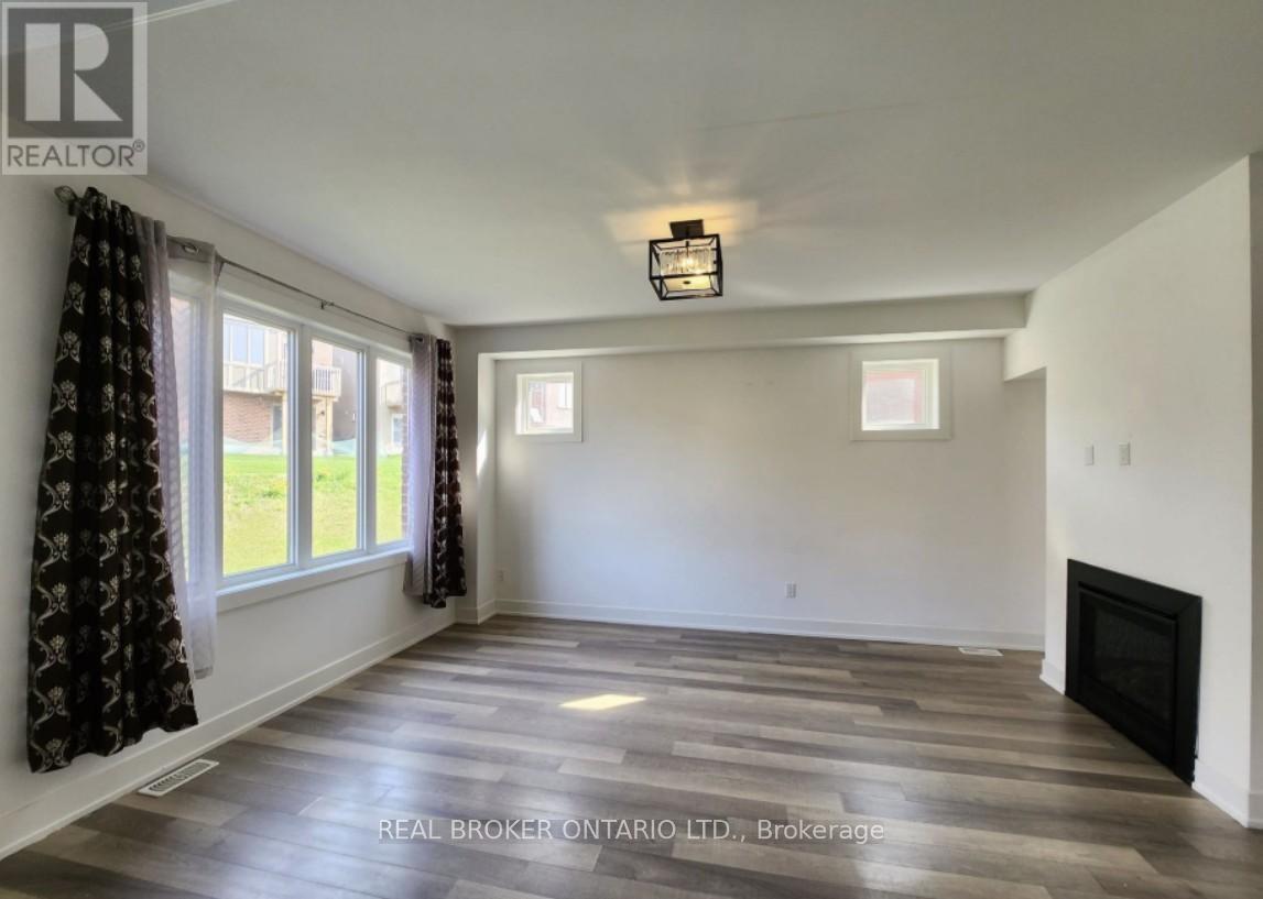 9 Acacia Court, East Gwillimbury, Ontario  L9N 0V2 - Photo 5 - N12579268