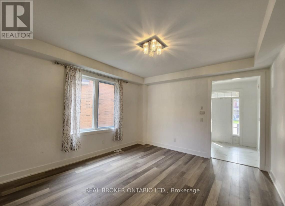 9 Acacia Court, East Gwillimbury, Ontario  L9N 0V2 - Photo 7 - N12579268