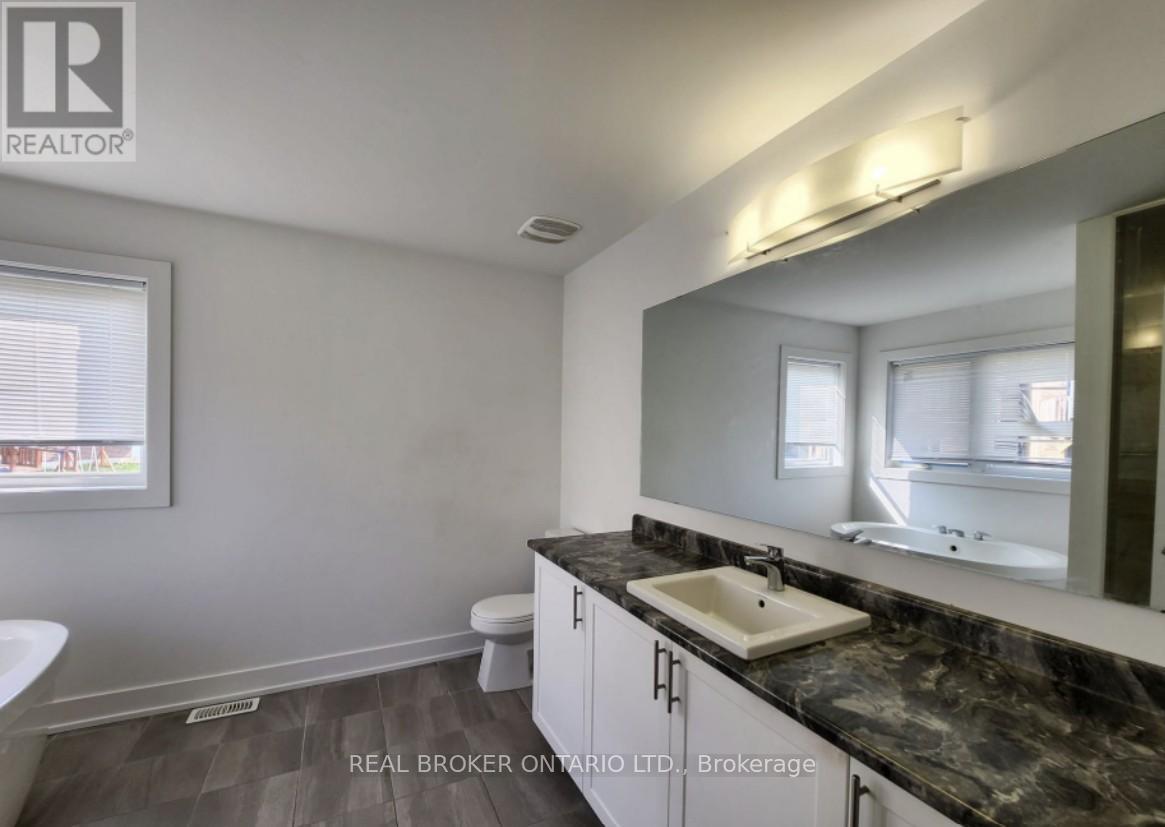 9 Acacia Court, East Gwillimbury, Ontario  L9N 0V2 - Photo 9 - N12579268