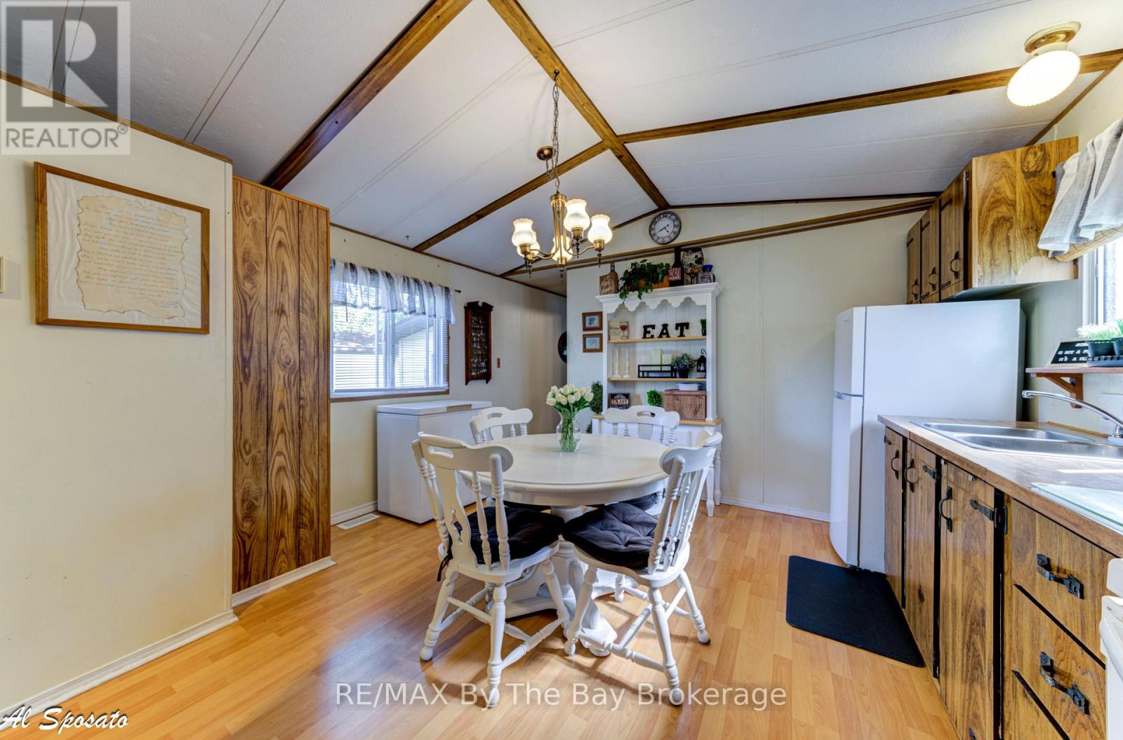 76 Georgian Glen Drive, Wasaga Beach, Ontario  L9Z 1K7 - Photo 2 - S12579510