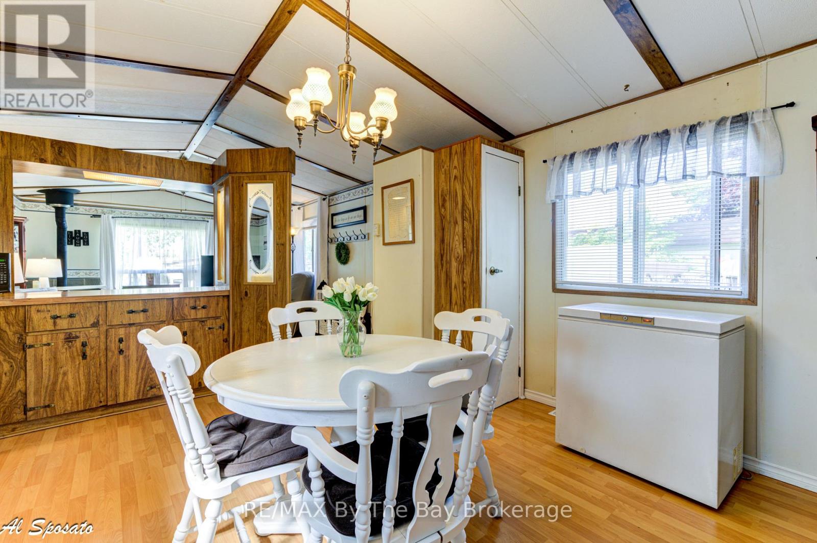 76 Georgian Glen Drive, Wasaga Beach, Ontario  L9Z 1K7 - Photo 4 - S12579510