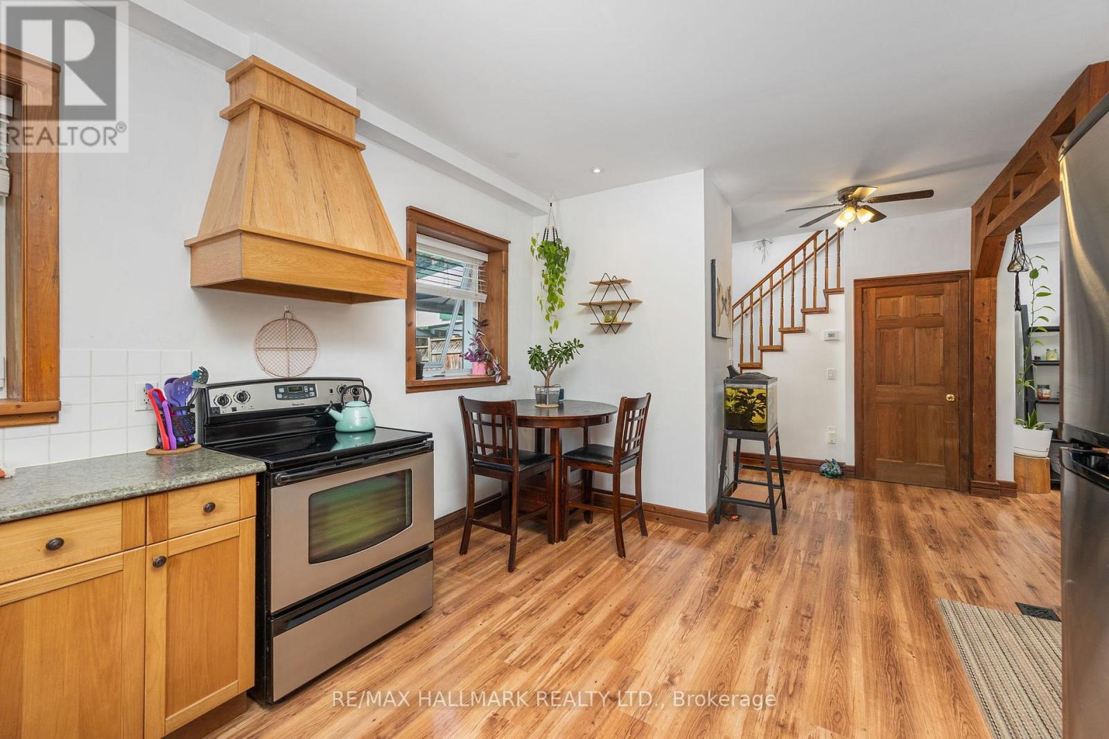 23 Douglas Street, Orillia, Ontario  L3V 5Y3 - Photo 6 - S12579276