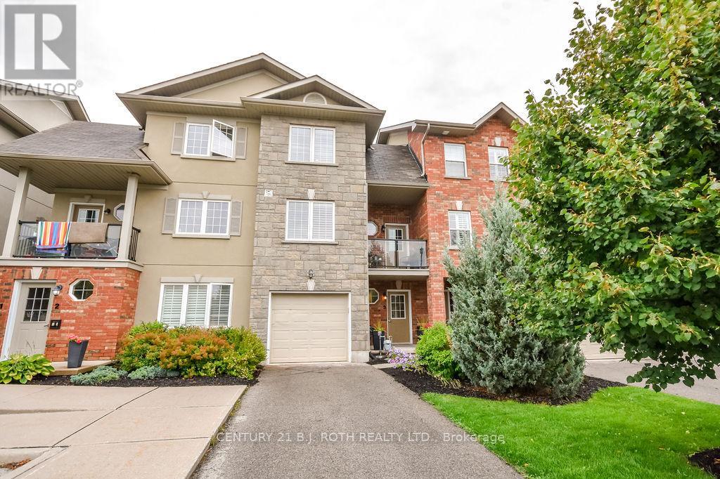 3 - 49 FERNDALE DRIVE S, Barrie, Ontario