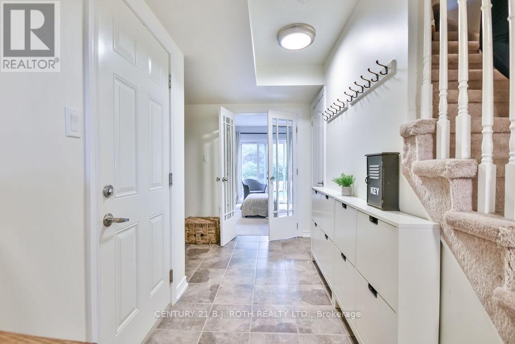 3 - 49 Ferndale Drive S, Barrie, Ontario  L4N 5W9 - Photo 5 - S12579358