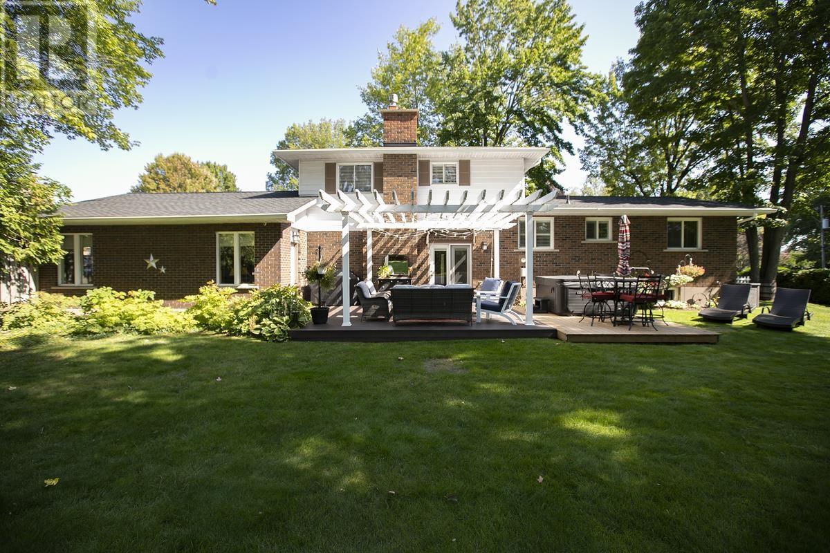 39 Val St, Sault Ste. Marie, Ontario  P6A 5B4 - Photo 13 - SM252468