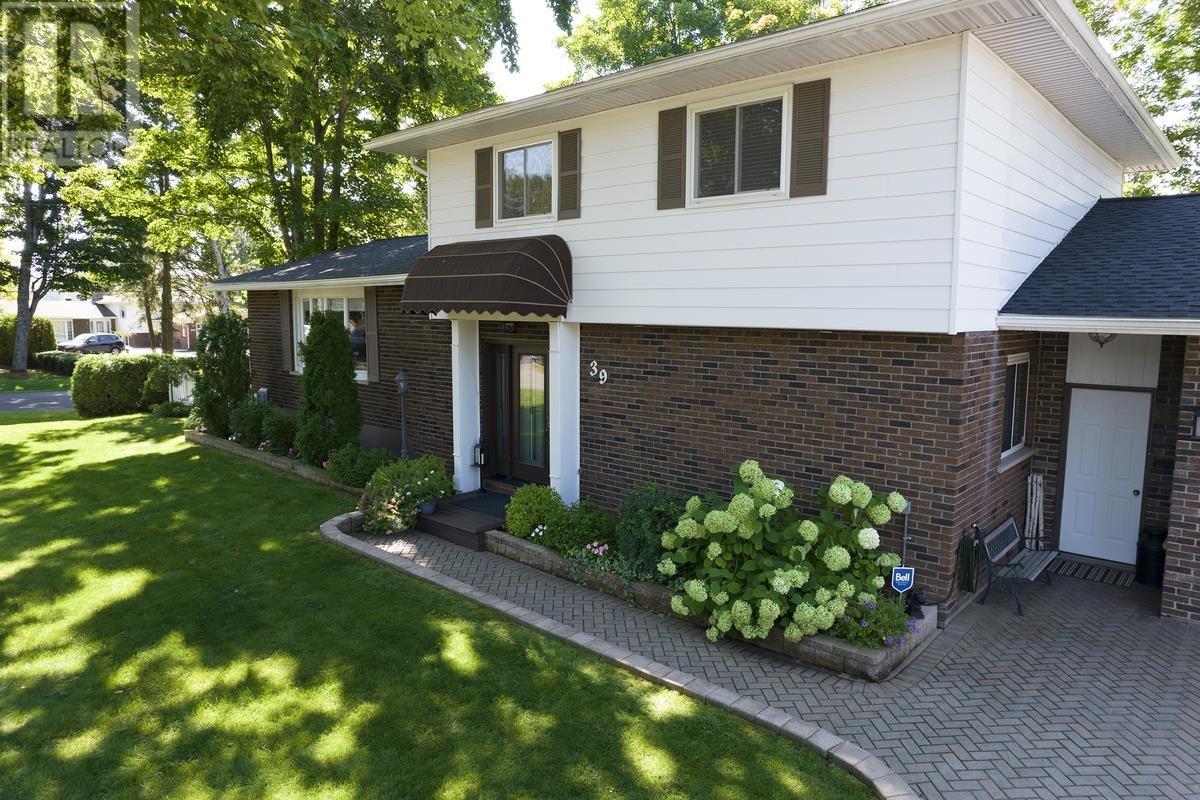 39 Val St, Sault Ste. Marie, Ontario  P6A 5B4 - Photo 5 - SM252468