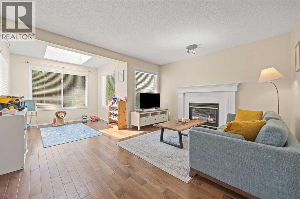 71 Somercrest Close Sw, Calgary, Alberta  T2Y 3H8 - Photo 5 - A2246831