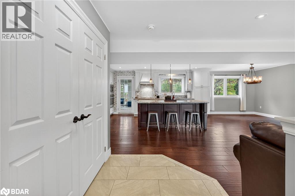 15 Rodney Street, Barrie, Ontario  L4M 4B5 - Photo 8 - 40789972