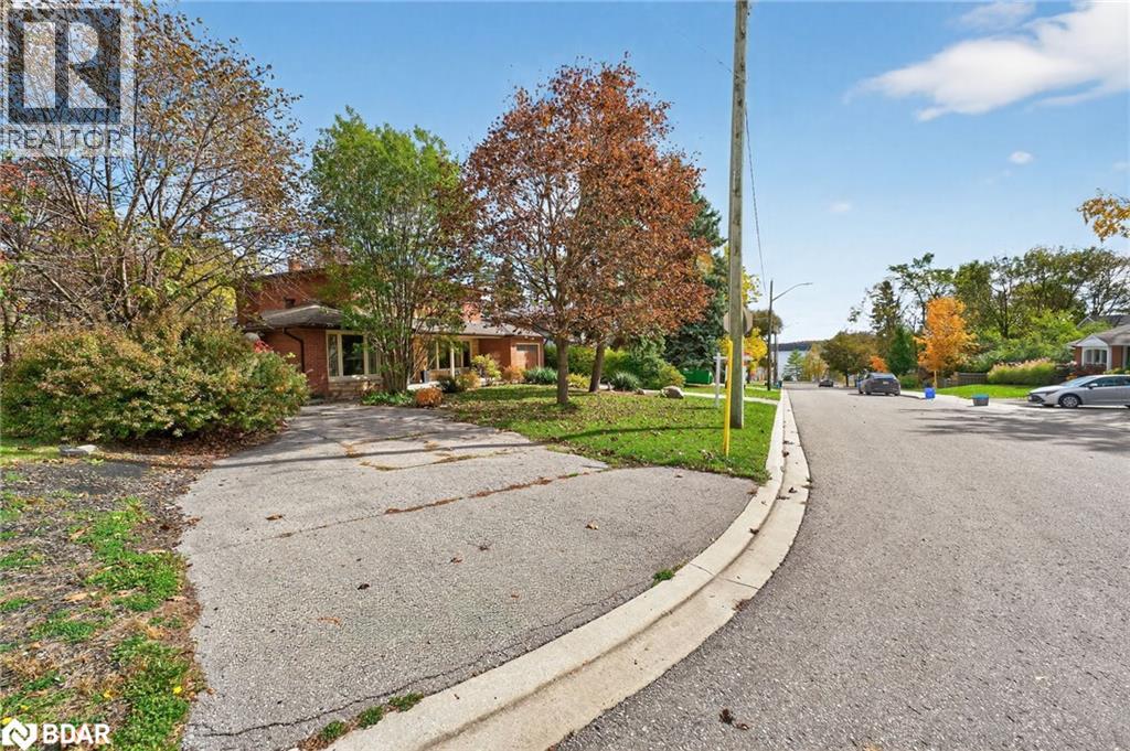 15 Rodney Street, Barrie, Ontario  L4M 4B5 - Photo 6 - 40789972