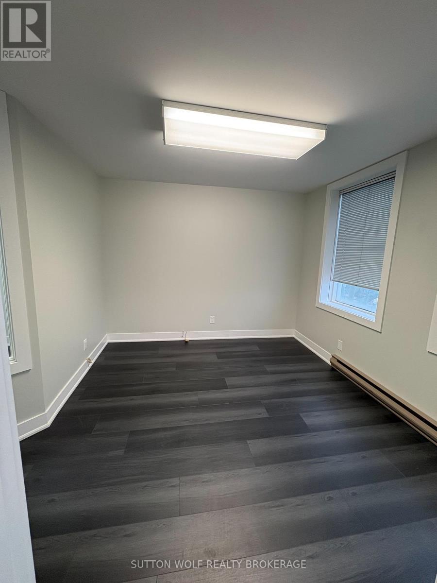 97 Frank Street, Strathroy-Caradoc, Ontario  N7G 2R5 - Photo 2 - X12579522